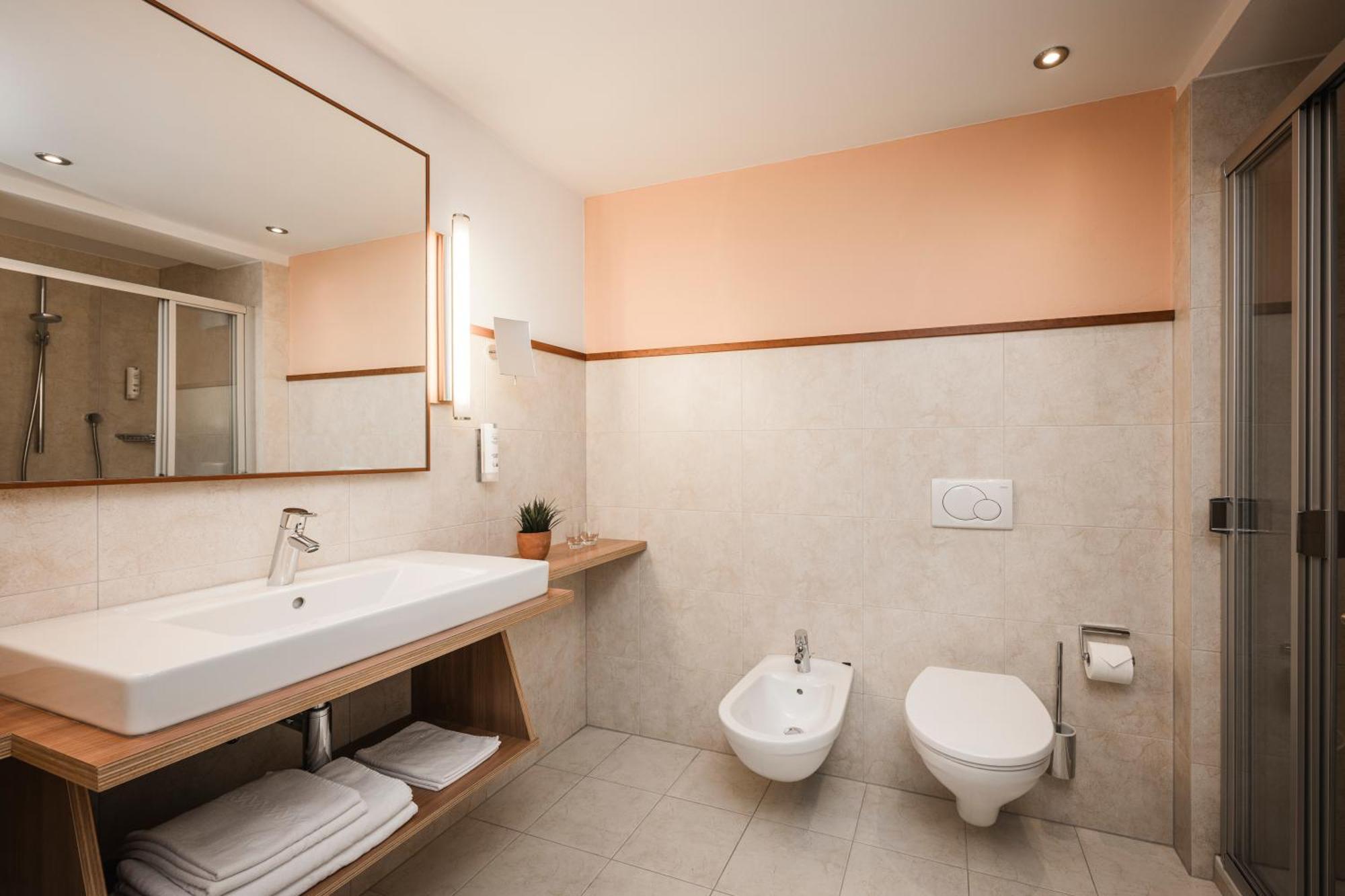Hotel Clara Vahrn Extérieur photo